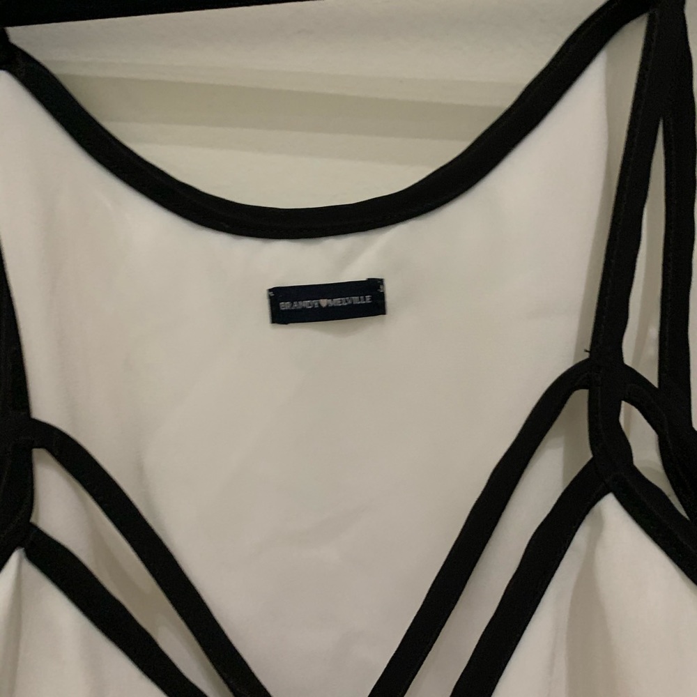 Brandy Melville Fianna tank in black and white - Picture 6 of 7